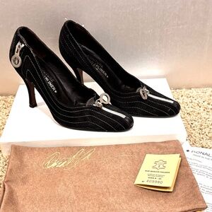 Donald J. Pliner Couture Suede Pumps w/Zip Detail. Size 6